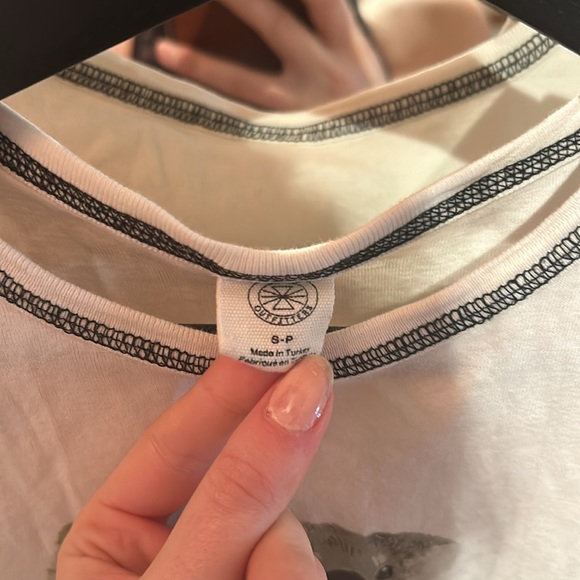 Urban outfitters graphic tee - Picture 2 of 3